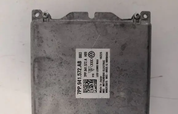 Audi Q7 4M Headlight ballast module Xenon 7PP941572AB 7PP941572A
