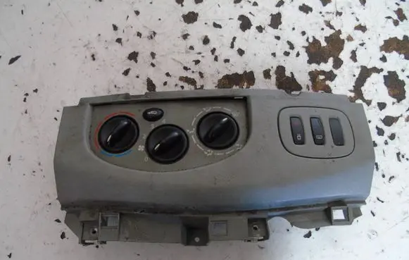 Renault Trafic II (X83) Central console control unit 