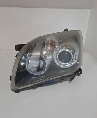 Toyota Avensis T250 Headlight/headlamp 35109