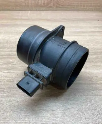 Volkswagen PASSAT B6 Mass air flow meter 03G906461C 0281002735