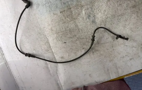 Chrysler 300 - 300C ABS brake wheel speed sensor 04779244ac