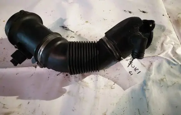 Audi A6 S6 C6 4F Air intake hose/pipe 4f0129615d