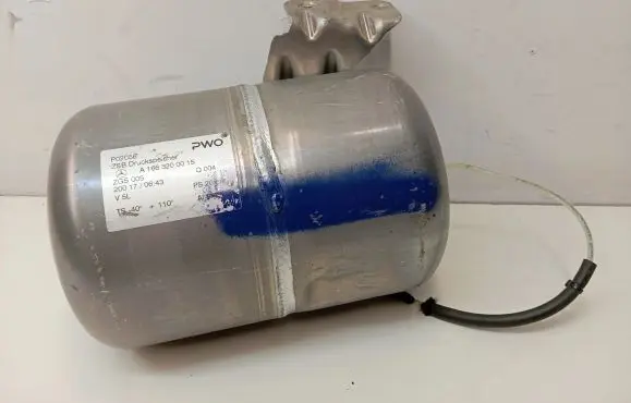 Mercedes-Benz GLE (W166 - C292) Air suspension tank/reservoir A1663200015
