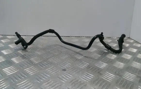 Volkswagen PASSAT B8 Fuel line/pipe/hose 04L611933