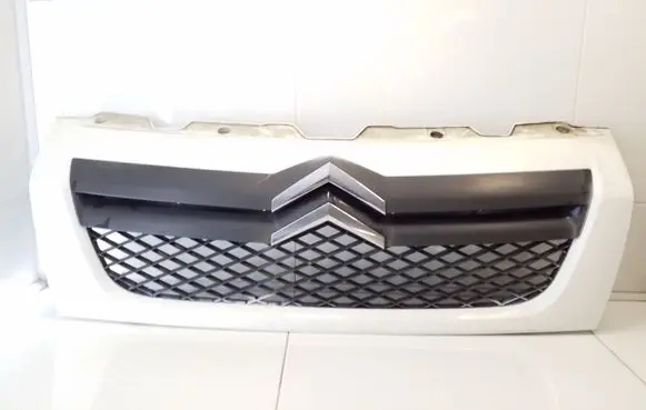 Citroen Jumper Front bumper upper radiator grill 1308069070