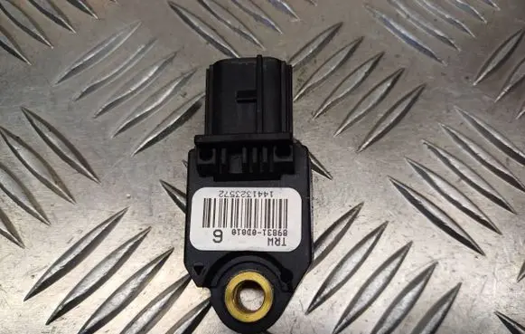 Toyota Yaris Airbag deployment crash/impact sensor 898310D010 1441323572