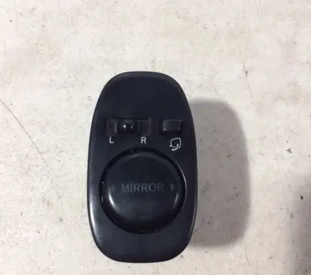 Lexus IS 200-300 Wing mirror switch