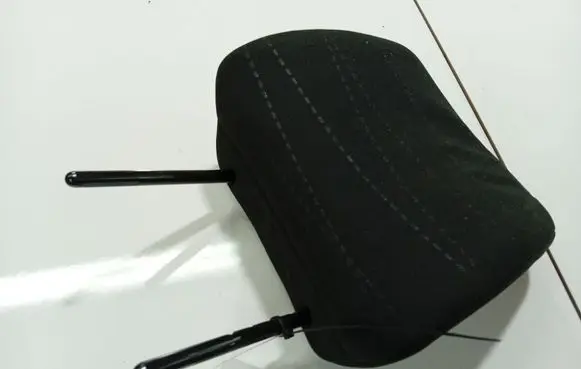 Toyota Yaris Front seat headrest 