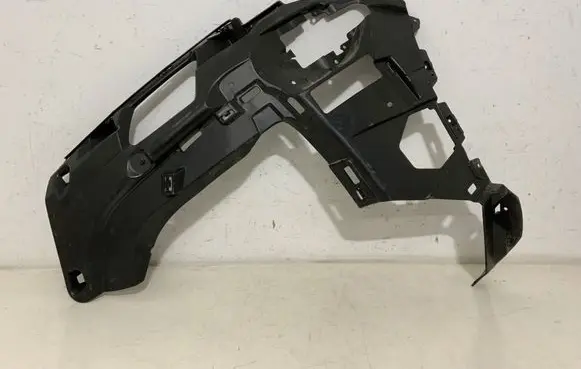 Front bumper mounting bracket