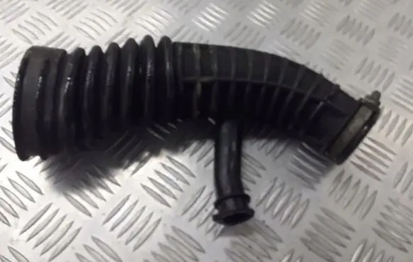 Ford Mondeo Mk III Air intake hose/pipe 9C623-DG