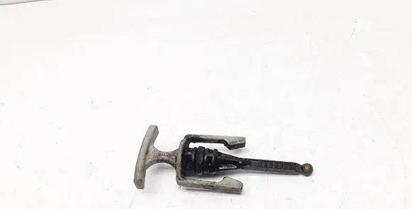 Volvo XC60 Oil level dip stick 31303038