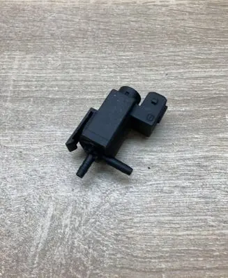 BMW 5 E39 Turbo solenoid valve 1742712 72234100