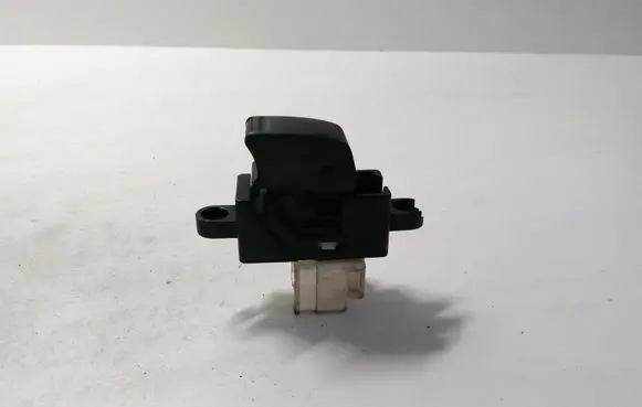 Nissan Almera N16 Electric window control switch