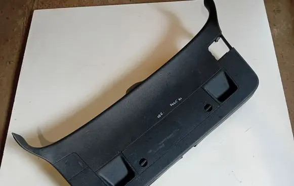 Volkswagen PASSAT B6 Tailgate trim 3C9867748