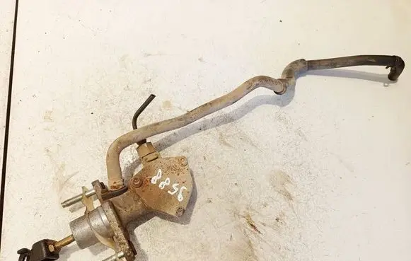 Honda FR-V Master brake cylinder
