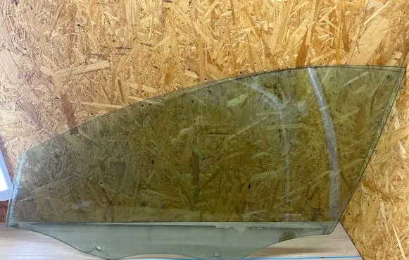 Volvo V60 Front door window glass four-door 43R001106 E000186 DOT57M53AS2