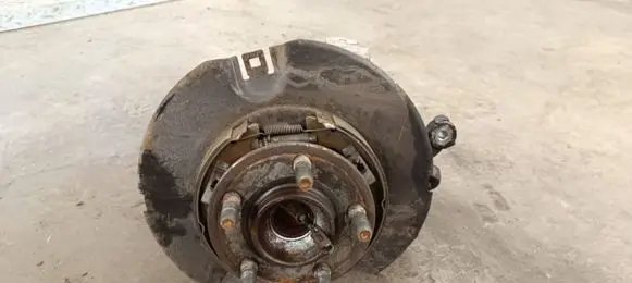 Lancia Thema Rear wheel hub spindle/knuckle 