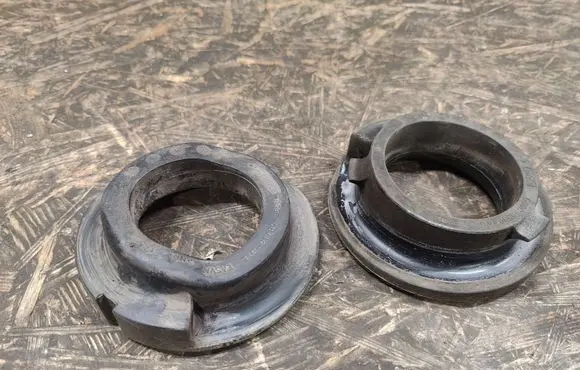 Ford Fusion II Rear coil spring rubber mount DG9C5B718BXE DG9C5599AXC