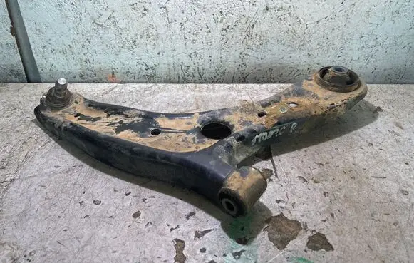 KIA Stonic Front lower control arm/wishbone