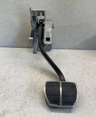 BMW 3 E90 E91 Brake pedal 42322403