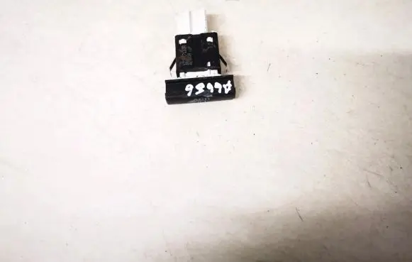 Traction control (ASR) switch