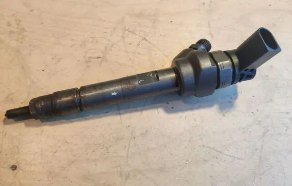 BMW 5 F10 F11 Fuel injector 0445110478 7810702 781070202