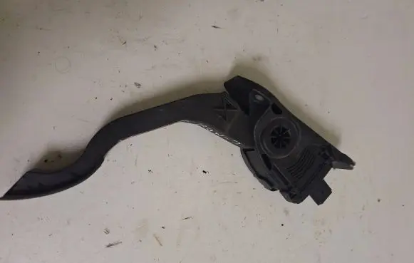 Ford C-MAX II Accelerator throttle pedal 6PV01036834