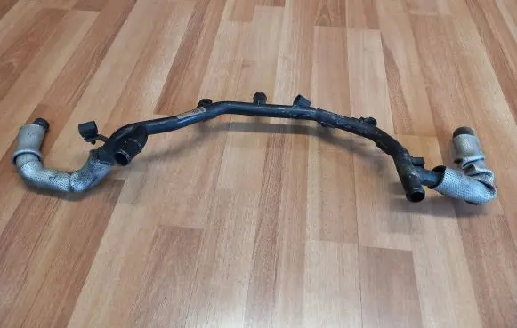 Volkswagen Touareg I Engine coolant pipe/hose 07Z121065M 07Z121064G PXO110146