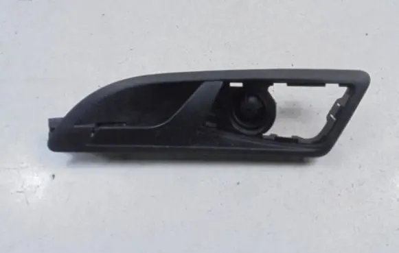 Skoda Octavia Mk2 (1Z) Front door interior handle 1Z0837247