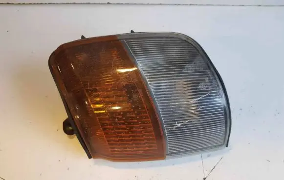 Mitsubishi Pajero Front indicator light 21037747