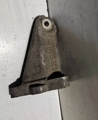 Mercedes-Benz 190 W201 Engine mounting bracket 1022234204