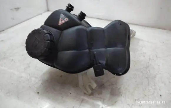 Coolant expansion tank/reservoir