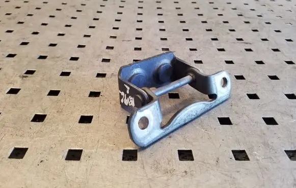 Subaru Forester SH Tailgate/trunk/boot hinge