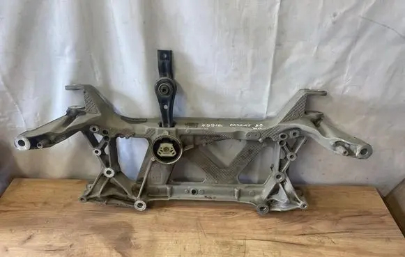Volkswagen PASSAT B8 Front subframe 3Q0199369E