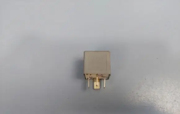 Audi A8 S8 D2 4D Other relay 443951253K