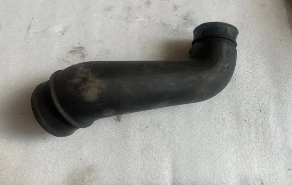 Mazda MPV Air intake hose/pipe WL1113232