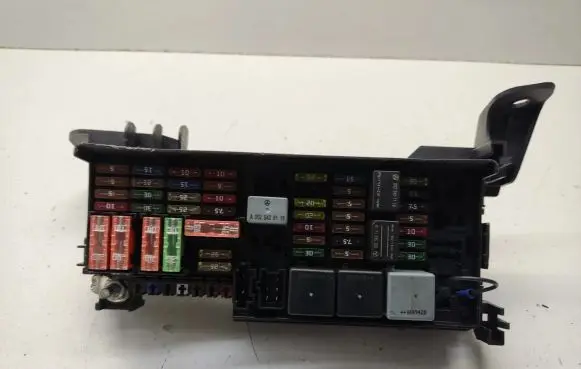 Mercedes-Benz ML W164 Fuse box set A1643402372 A1655451740