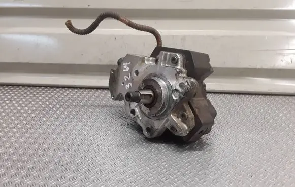 Renault Espace IV Fuel injection high pressure pump 0445010075 8200108225