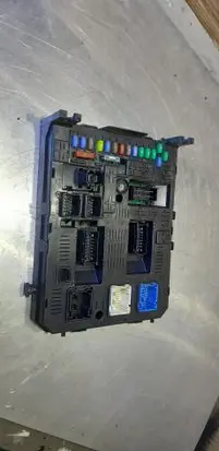Peugeot 5008 Fuse box set 28119759-5