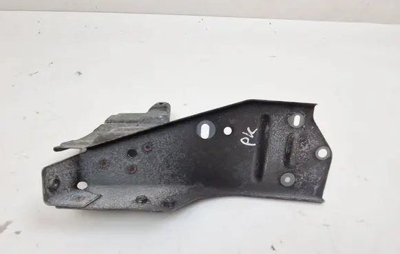 Mitsubishi Outlander Fender mounting bracket 