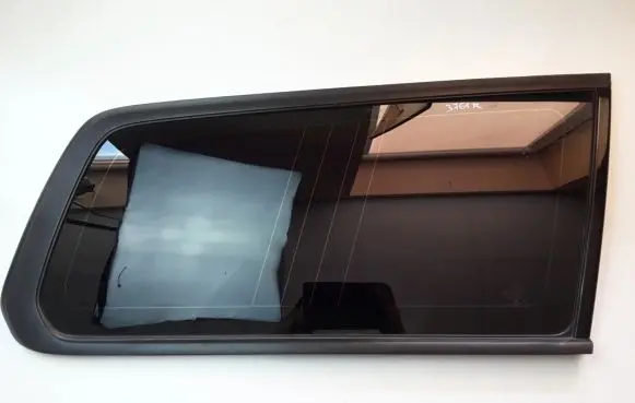 Volvo XC70 Rear side window 30674858