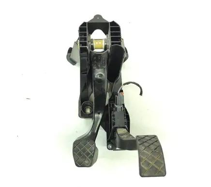 Volkswagen Golf VII Pedal assembly 5Q1723503H 5Q1721058BJ
