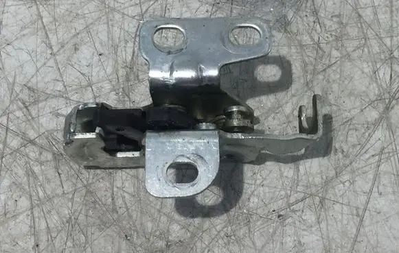 Loading door lock