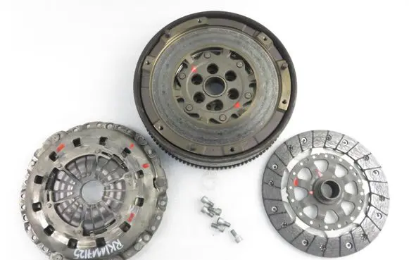 BMW 3 E90 E91 Dual mass flywheel 323064210 123046610 7541018HU