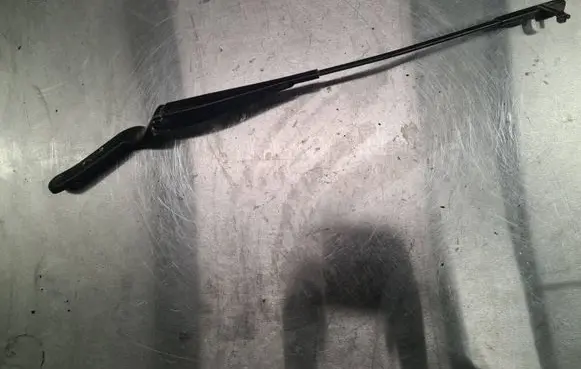 Ford Focus Front wiper blade arm 3M5117526AA