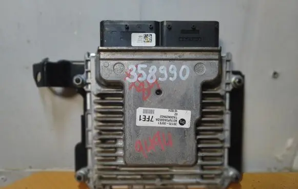 Hyundai Elantra VI Engine control unit/module 391712EFE0