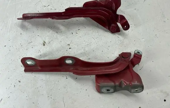 Buick Encore I Engine bonnet/hood hinges 95421580 95421581