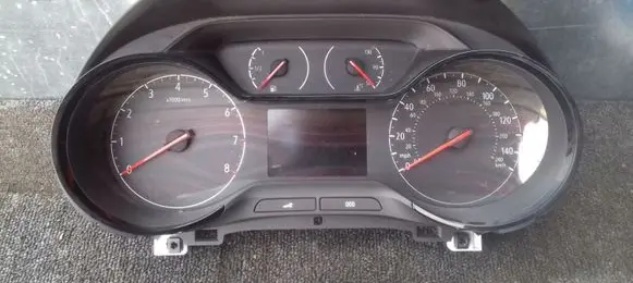 Opel Crossland X Speedometer (instrument cluster) 9822626080