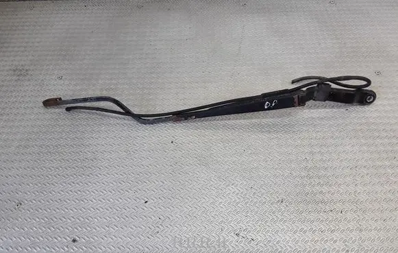 Front wiper blade arm