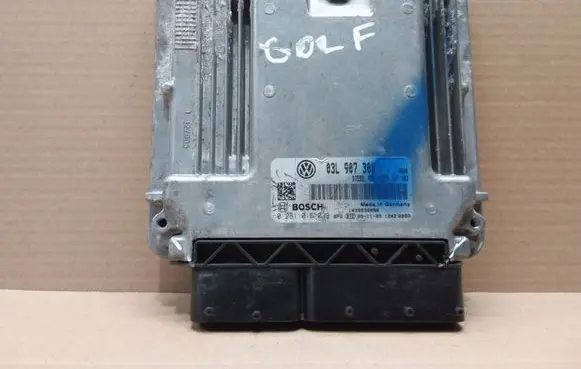 Volkswagen Golf V Engine control unit/module 03L907309 0281015029